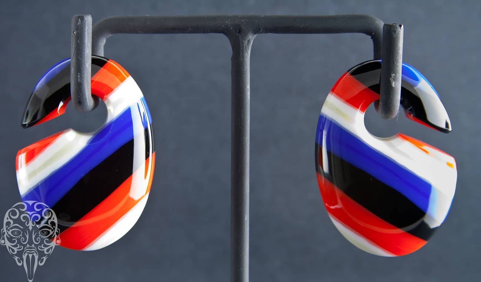 Gorilla Glass Sneaker Ovoids Stripes 2
