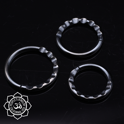 Scalloped Niobium Seam Rings