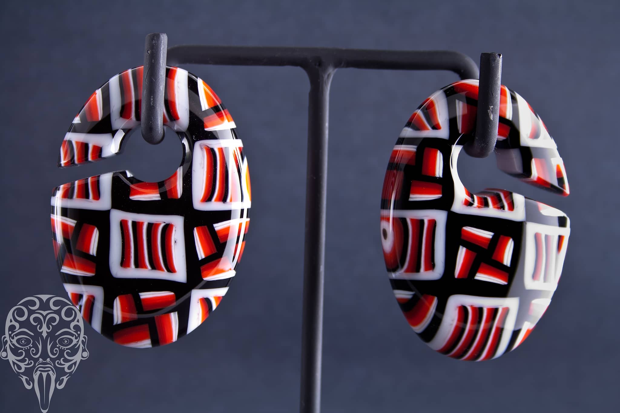 Sneaker Ovoids by Gorilla Glass